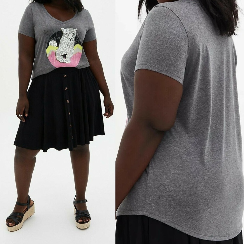 Torrid | Heather Grey Classic Fit V Neck Cotton Tee Leopard | Size 2
